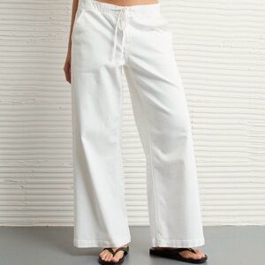 American Eagle Low-Rise Ultra Wide-Leg Pull-on Jean